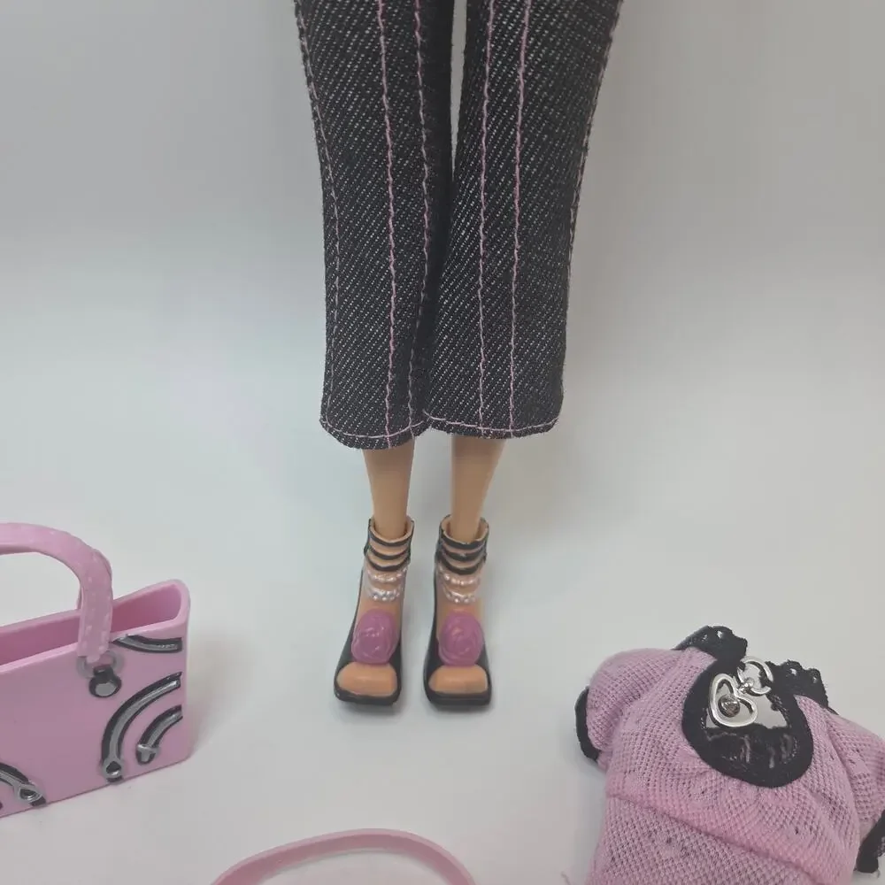 2004 Mattel My Scene Barbie Shopping Spree Levi's Kennedy Doll + Clothes